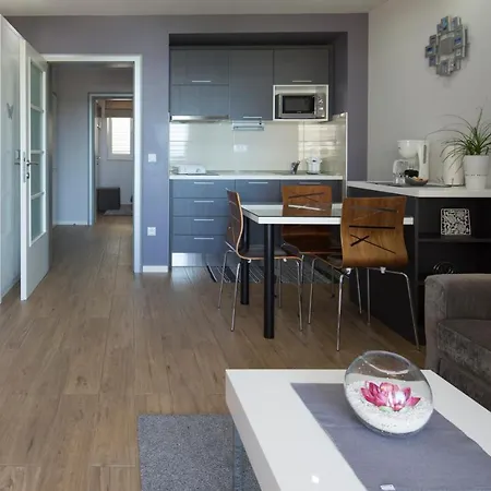 By The Sea - 20587 Apartman *